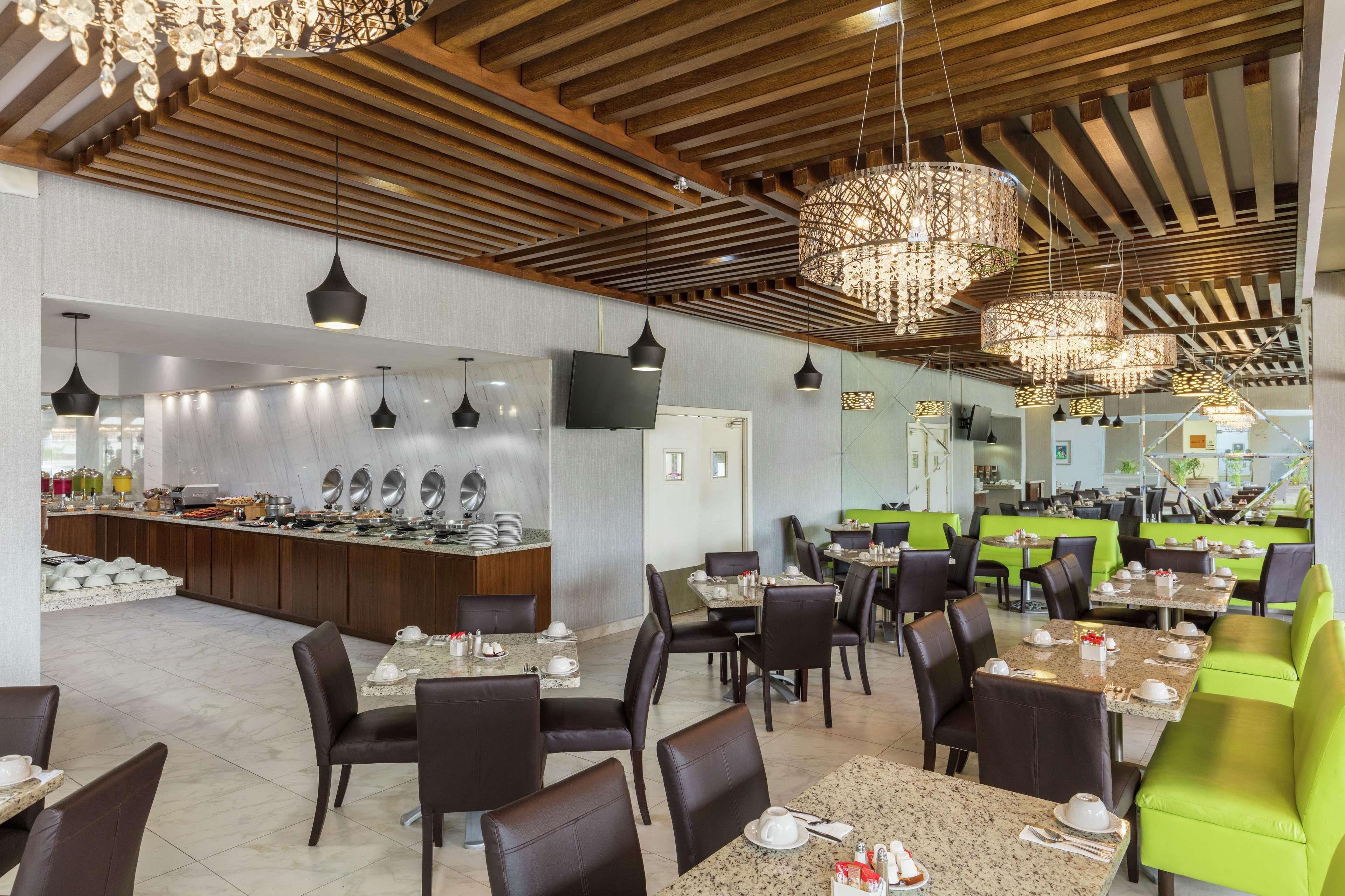 Doubletree Suites By Hilton Saltillo Exteriér fotografie