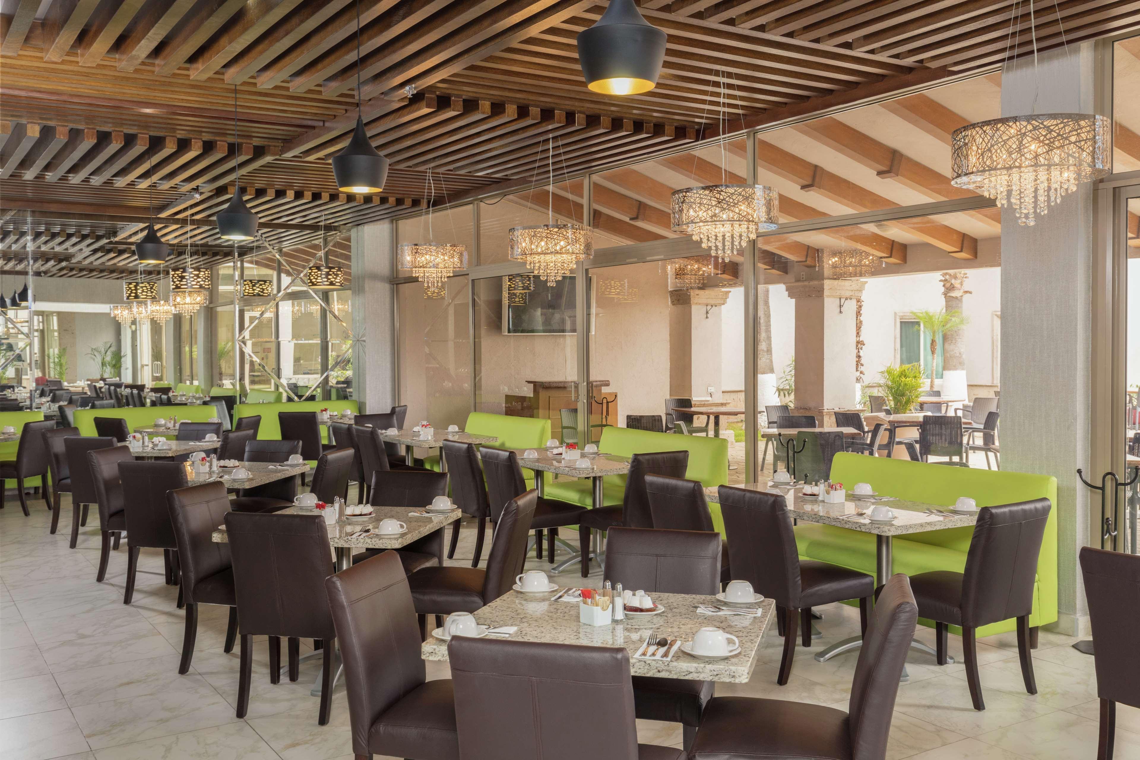 Doubletree Suites By Hilton Saltillo Exteriér fotografie