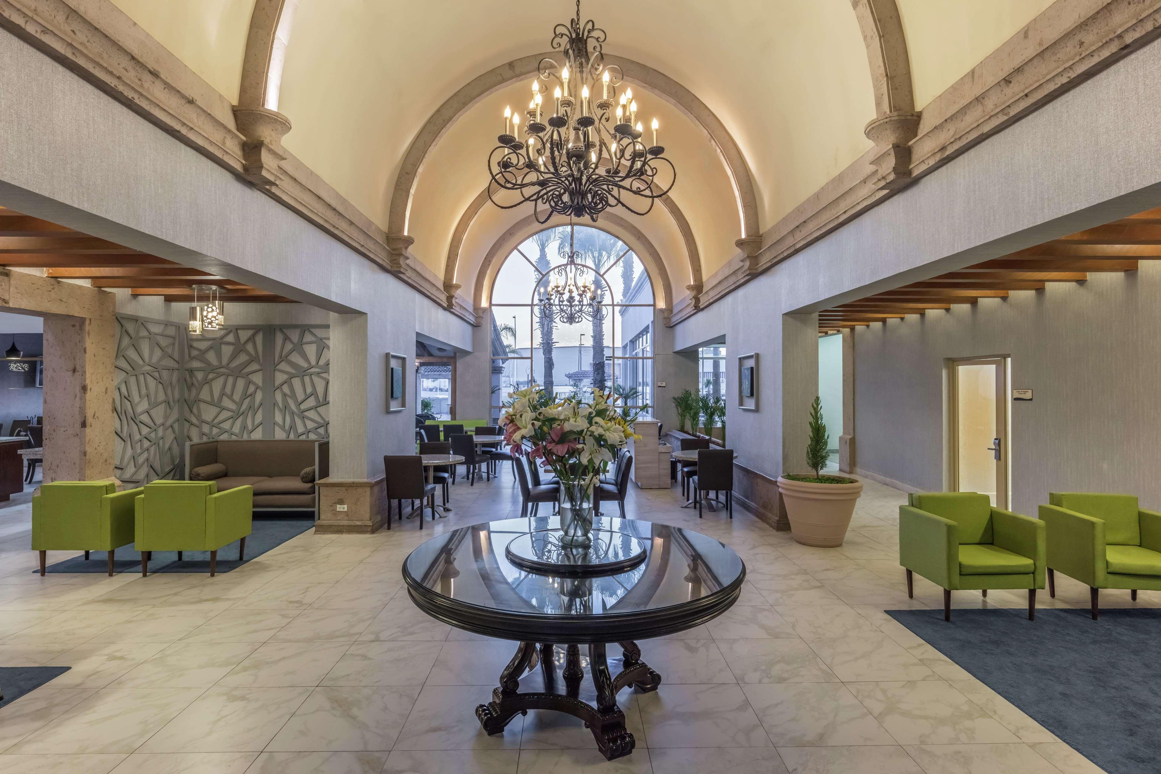 Doubletree Suites By Hilton Saltillo Exteriér fotografie